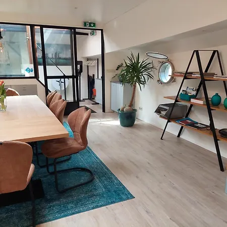 Tekne Boat On Water Hele Schip