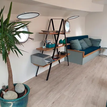 Boat On Water Hele Schip Tekne *