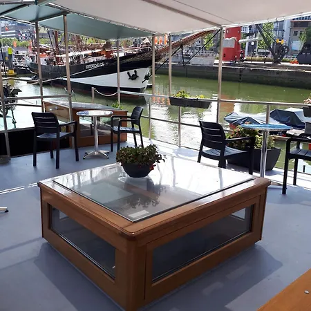 Tekne Boat On Water Hele Schip