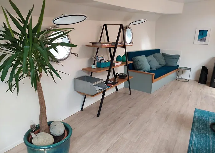 Boat On Water Hele Schip Tekne *