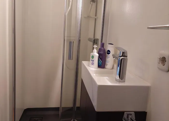 Boat On Water Hele Schip Ρότερνταμ